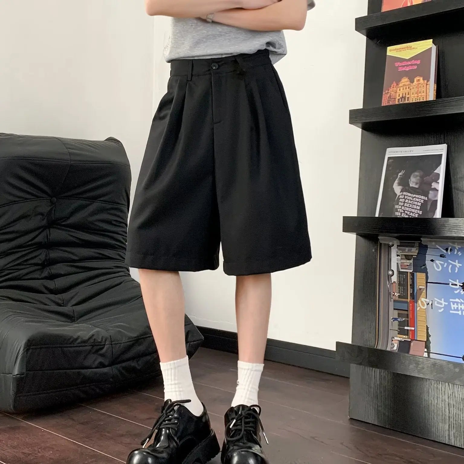 Loose straight casual five quarter pants for men