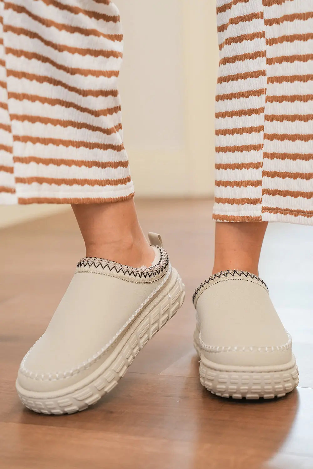 White Contrast Stitch Detail Faux Suede PU Patchwork Plush Winter Clog Slippers Markonline