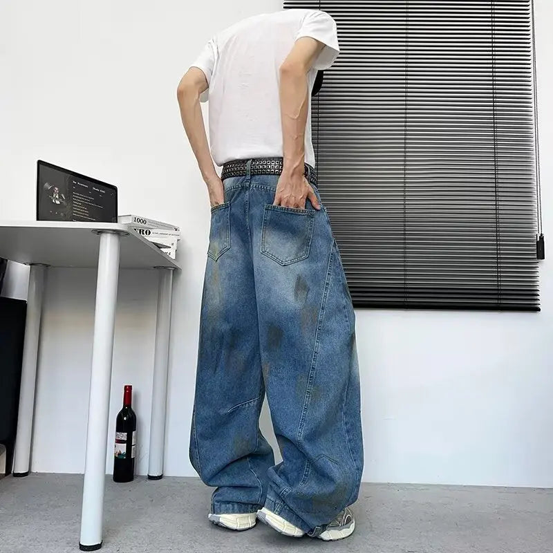 Old graffiti curved knife jeans for men in summer Markonline