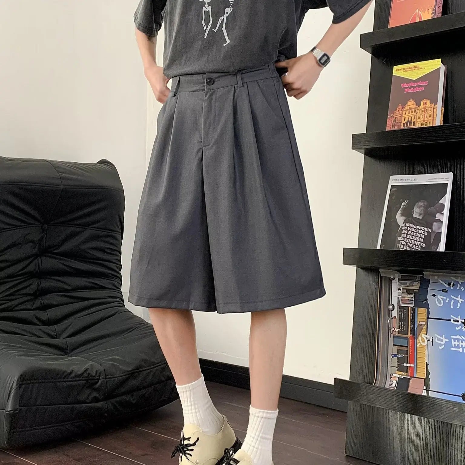 Loose straight casual five quarter pants for men