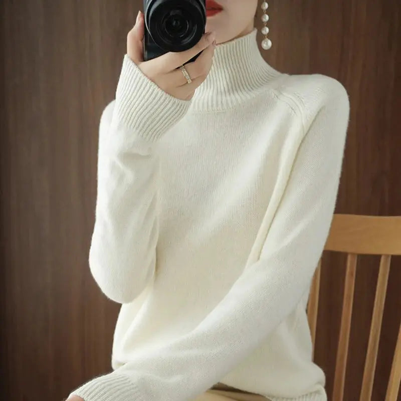 Elegant Women’s Turtleneck Cashmere Sweater