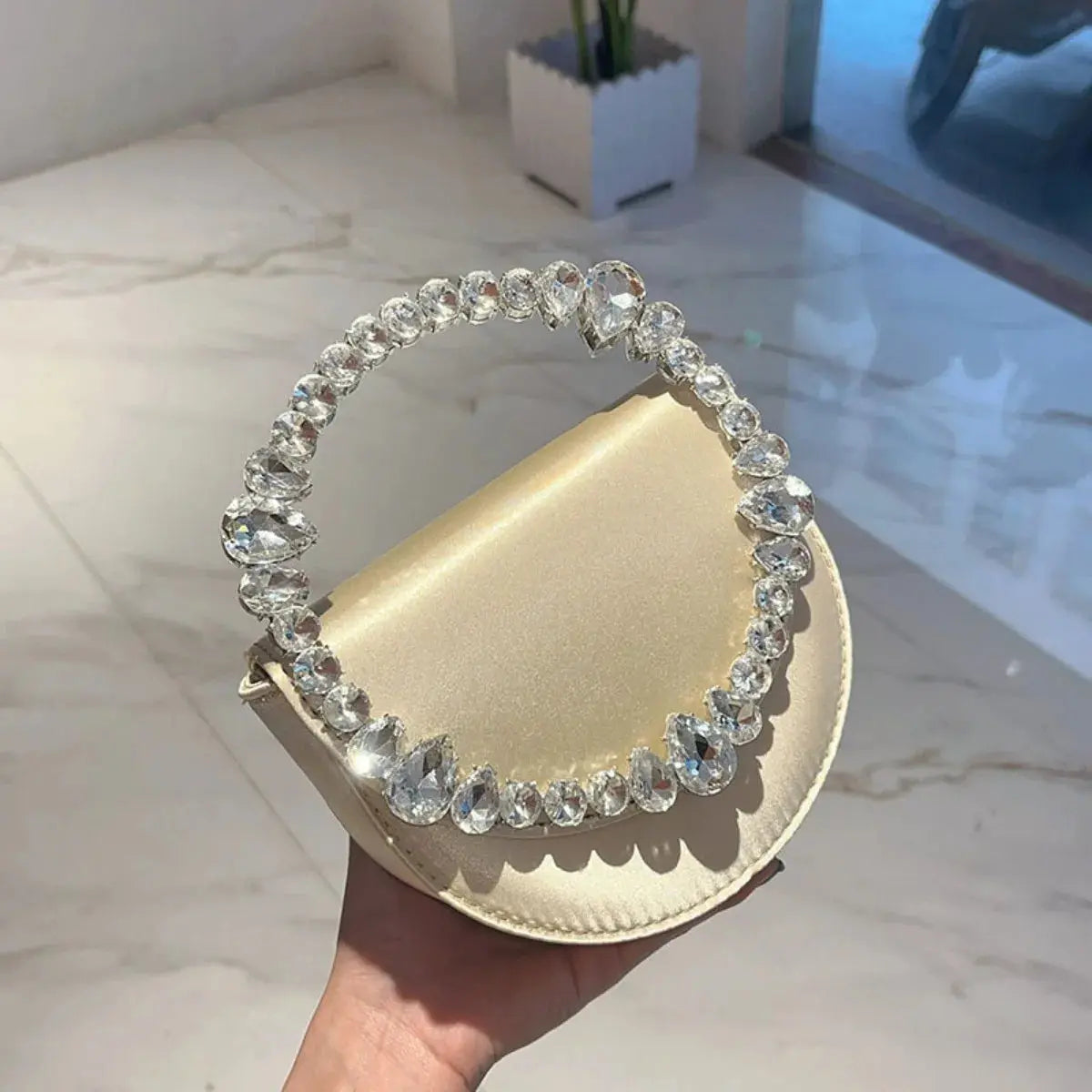 Women's Evening bags Luxury Satin black clutch bag luxury, Crystal-Embellished Chain Strap Shoulder Bag Chic Luxe Party Clutch