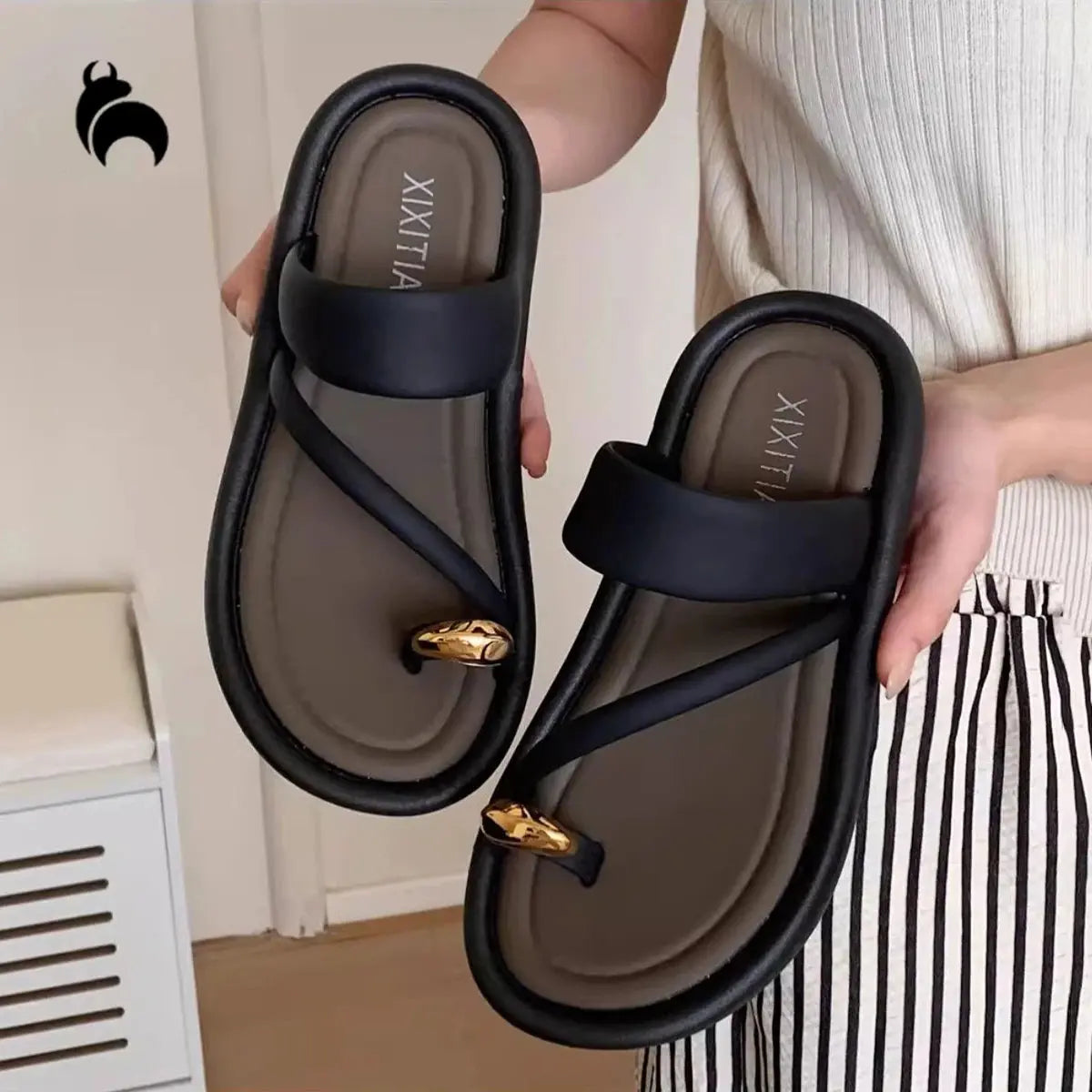 Mo Dou Summer Flip Flops for Women Fashion Outdoor Beach Slides for Girls Non Slip Women Slippers