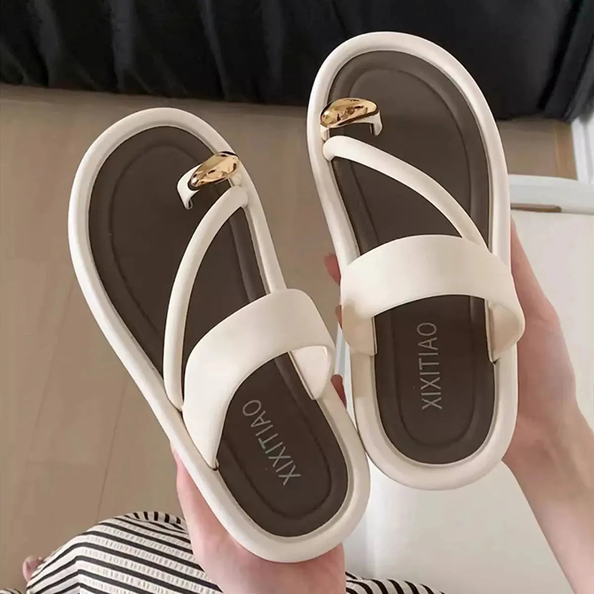 Mo Dou Summer Flip Flops for Women Fashion Outdoor Beach Slides for Girls Non Slip Women Slippers