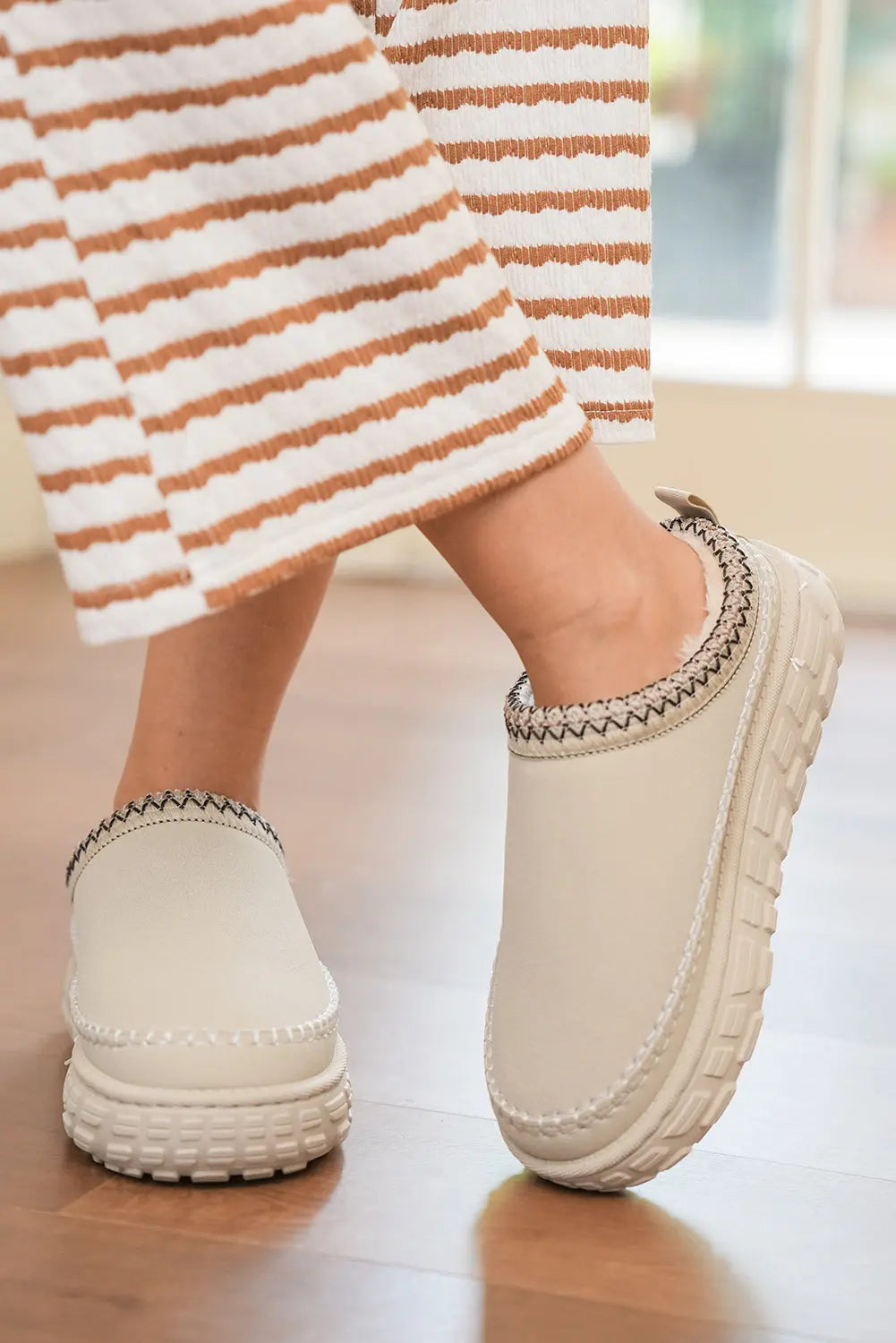 White Contrast Stitch Detail Faux Suede PU Patchwork Plush Winter Clog Slippers Markonline